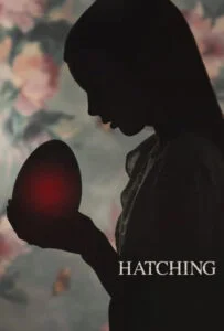 دانلود فیلم جوجه‌کشی Hatching 2022 دوبله فارسی